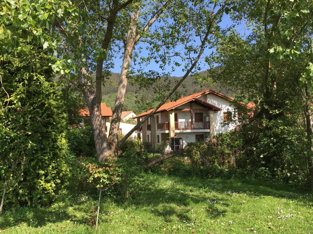 Apartamentos Rurales La Fuente Pesués Екстериор снимка